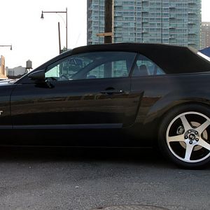 Mostang & the NYC skyline