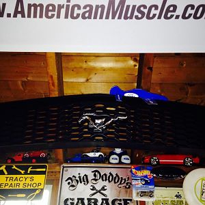 Mustang v6 grille