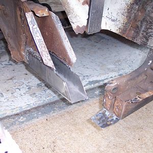 7/9/16 Welded in the frame patches on the rear section of the l/s frame rail.
