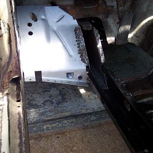7/24/16 Welded in the l/s floor support, & started welding in the l/s inner torque box.