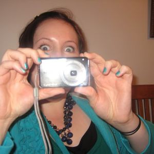 Jennie taking a pic